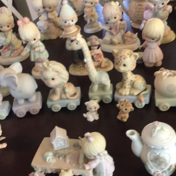Precious moments figurines. - Picture 5 of 8